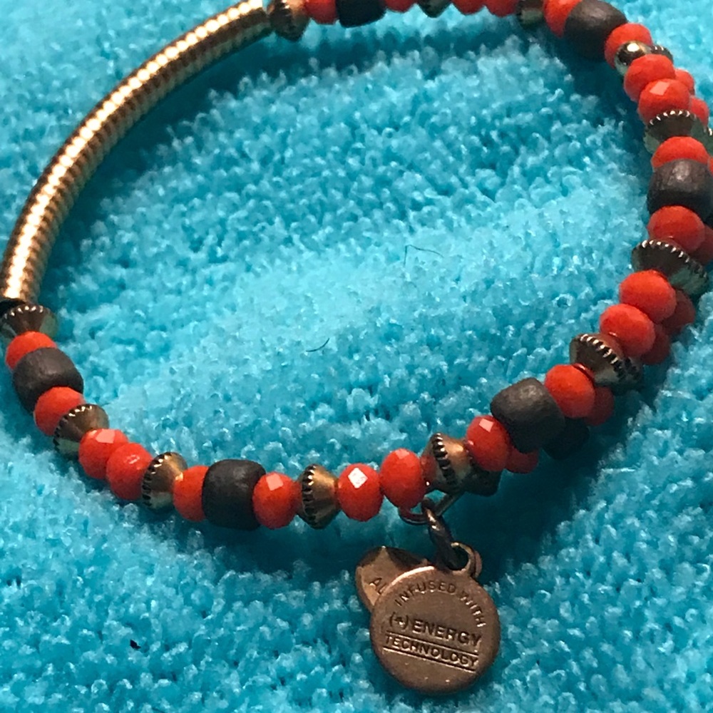 Sold@@ - Picture 3 of 4